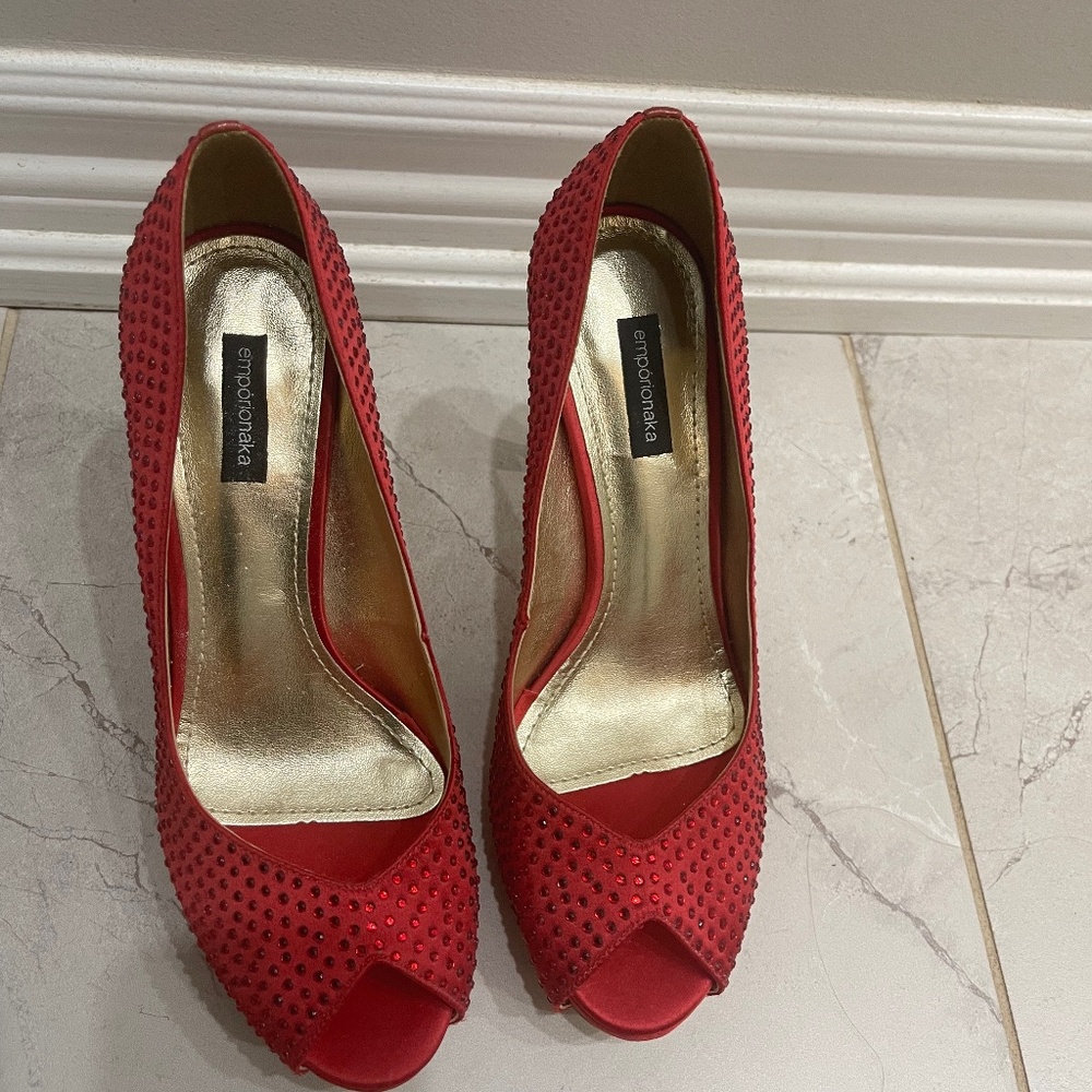 Red ruby shoes - Picture 1 of 2